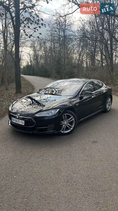 Лифтбек Tesla Model S 2015 в Одессе