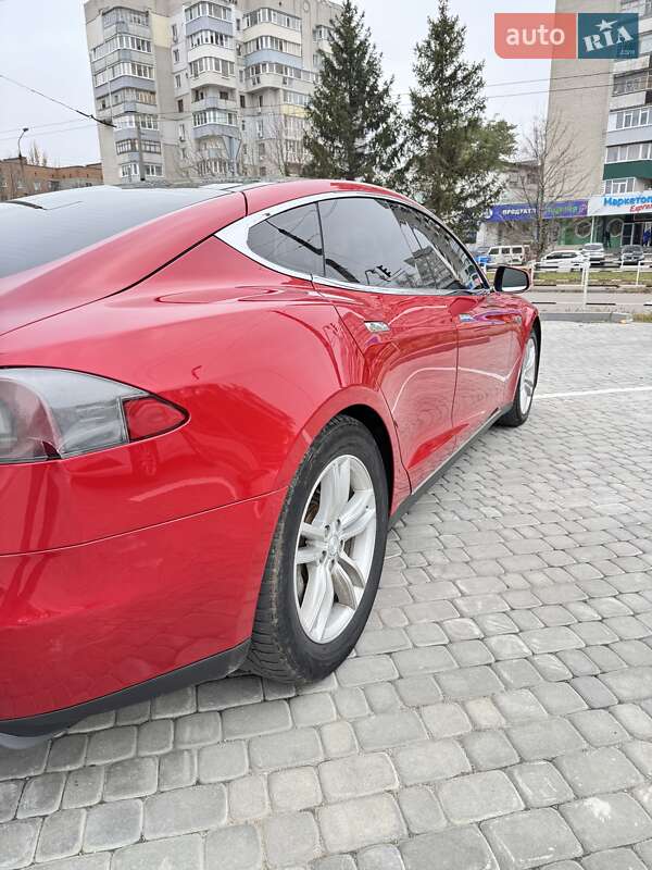 Лифтбек Tesla Model S 2014 в Полтаве фото 11 Лифтбек Tesla Model S 2014 в Полтаве