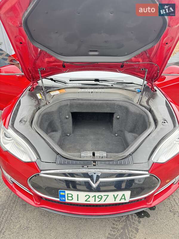 Лифтбек Tesla Model S 2014 в Полтаве фото 23 Лифтбек Tesla Model S 2014 в Полтаве