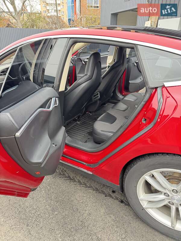 Лифтбек Tesla Model S 2014 в Полтаве фото 41 Лифтбек Tesla Model S 2014 в Полтаве