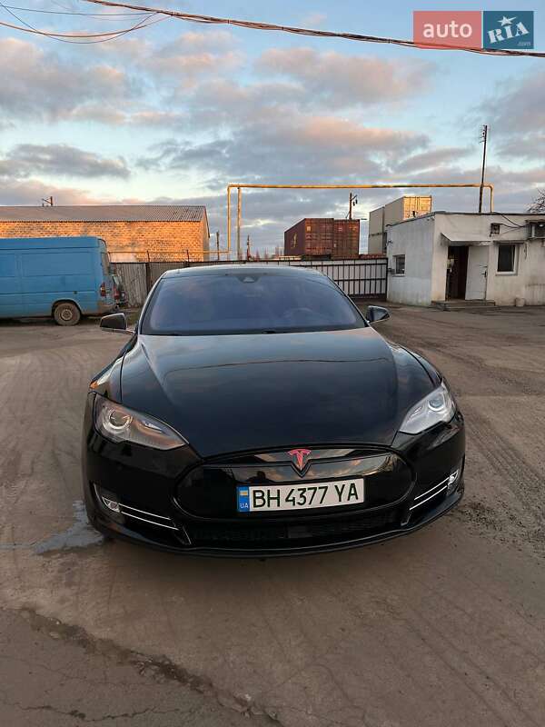 Лифтбек Tesla Model S 2015 в Одессе