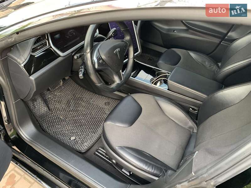 Ліфтбек Tesla Model S 2014 в Хмельницькому