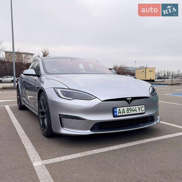 Лифтбек Tesla Model S 2024 в Киеве