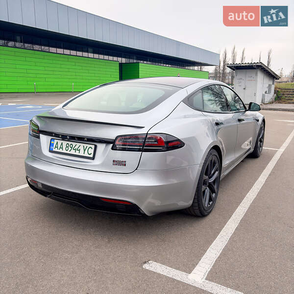 Лифтбек Tesla Model S 2024 в Киеве