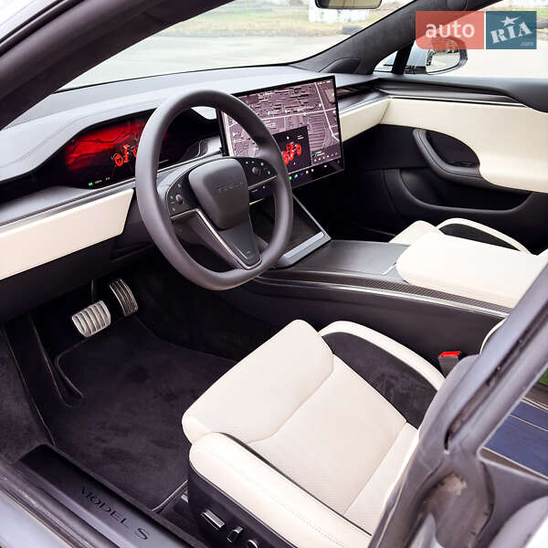Лифтбек Tesla Model S 2024 в Киеве