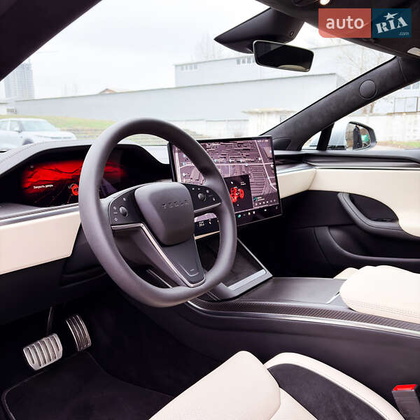 Лифтбек Tesla Model S 2024 в Киеве