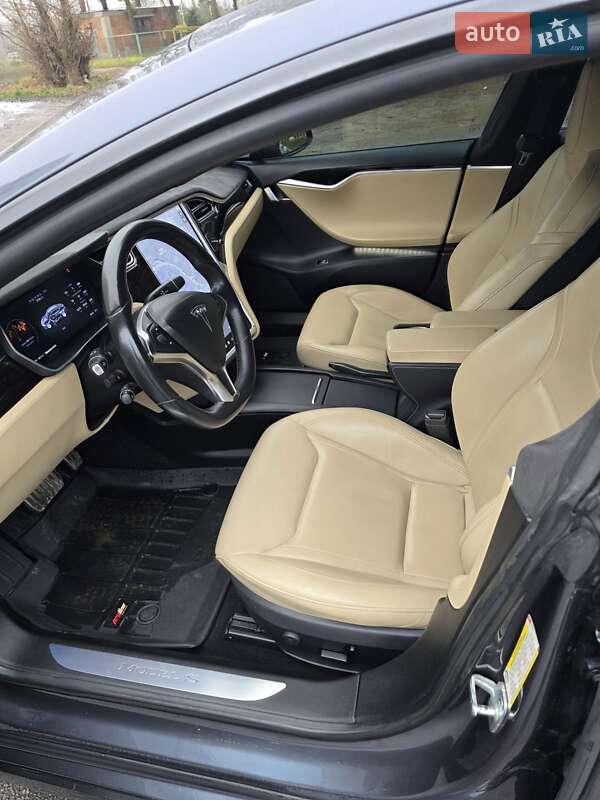 Лифтбек Tesla Model S 2016 в Харькове