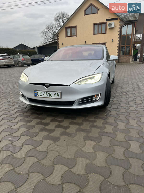 Лифтбек Tesla Model S 2017 в Черновцах