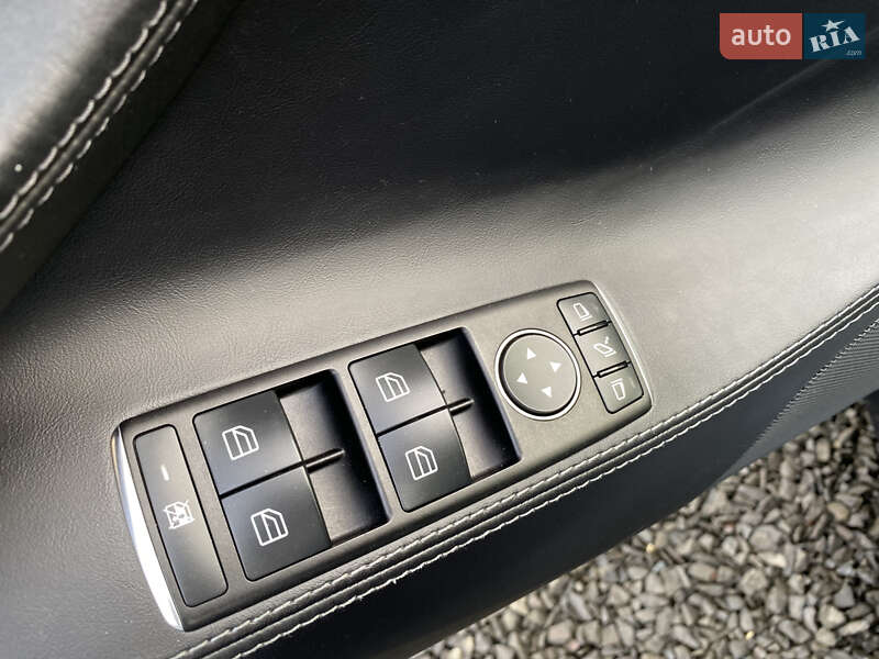 Лифтбек Tesla Model S 2017 в Луцке