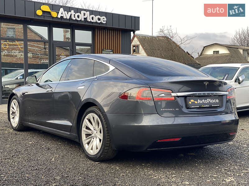 Лифтбек Tesla Model S 2017 в Луцке