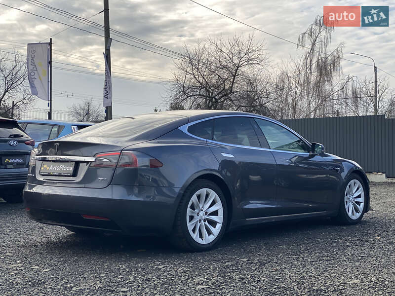 Лифтбек Tesla Model S 2017 в Луцке