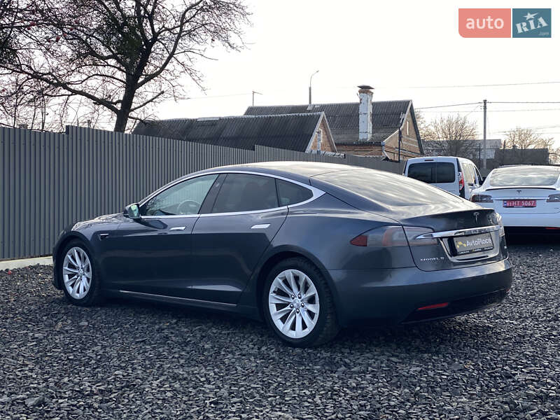 Лифтбек Tesla Model S 2017 в Луцке