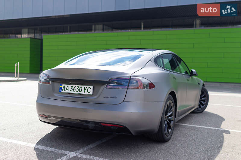 Лифтбек Tesla Model S 2019 в Киеве