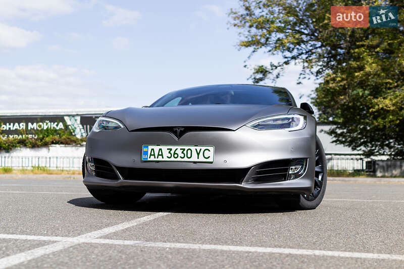 Лифтбек Tesla Model S 2019 в Киеве