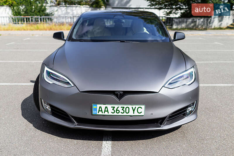 Лифтбек Tesla Model S 2019 в Киеве