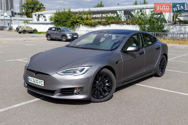 Лифтбек Tesla Model S 2019 в Киеве