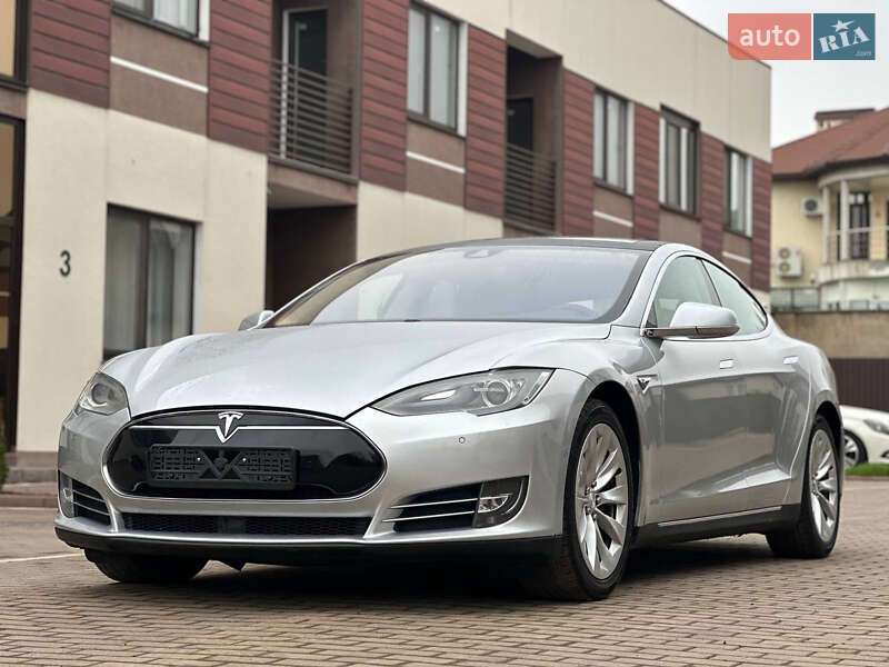Лифтбек Tesla Model S 2015 в Одессе