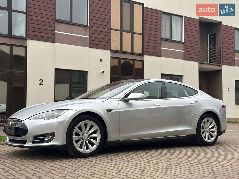 Лифтбек Tesla Model S 2015 в Одессе