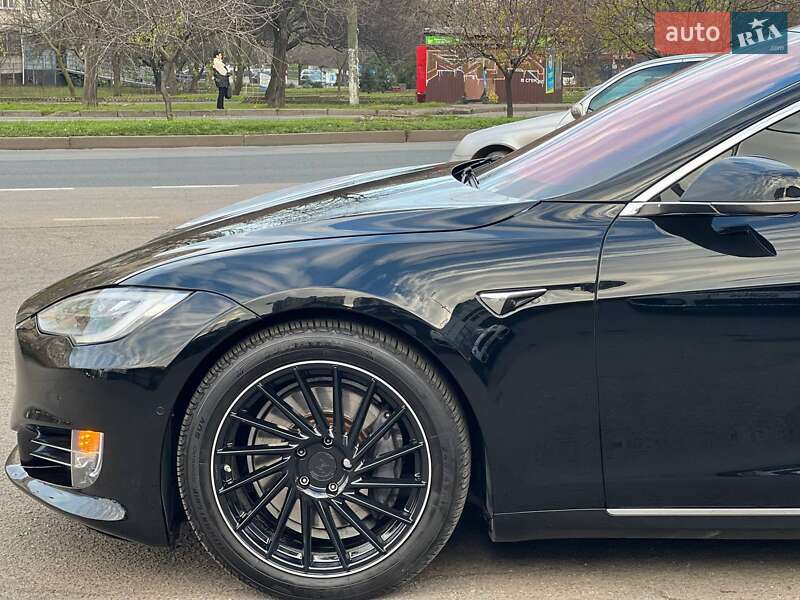 Лифтбек Tesla Model S 2019 в Одессе