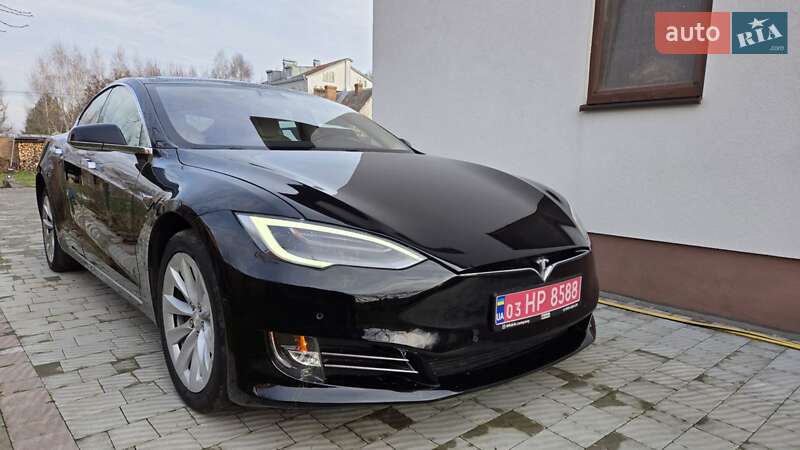 Лифтбек Tesla Model S 2018 в Луцке