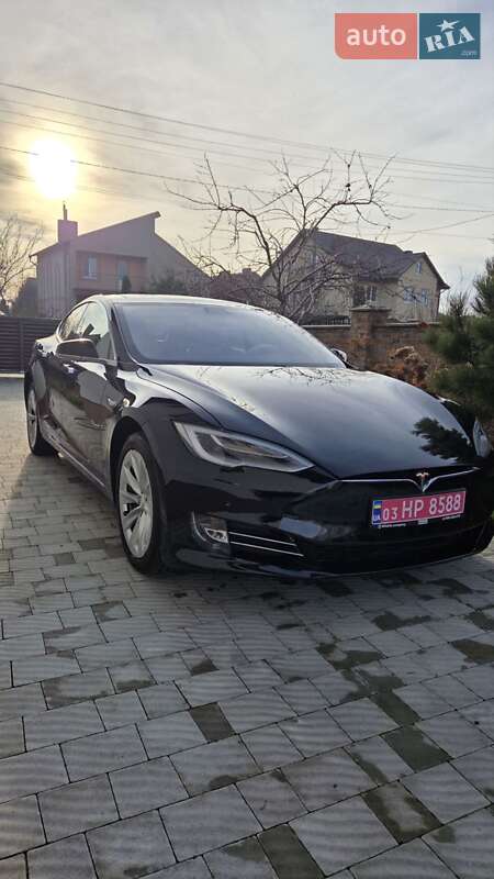 Лифтбек Tesla Model S 2018 в Луцке