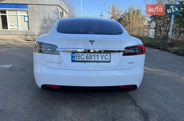 Лифтбек Tesla Model S 2016 в Самборе