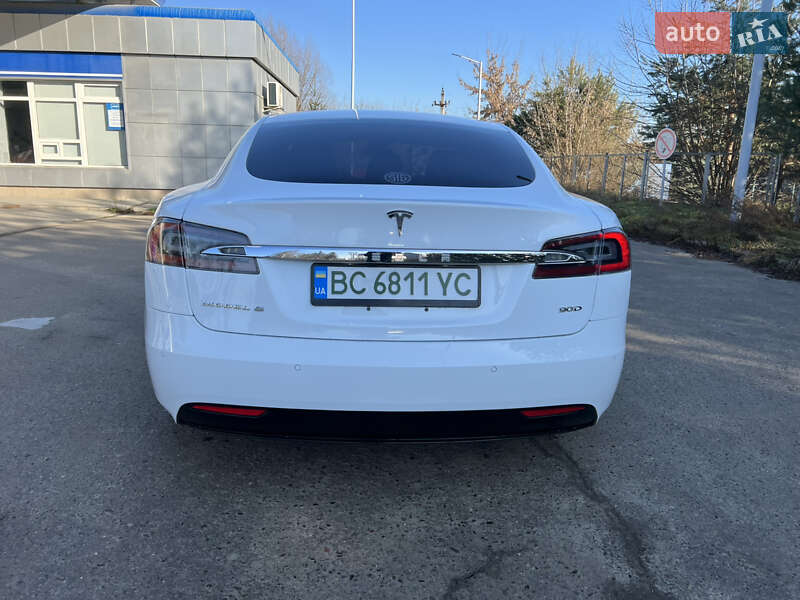 Лифтбек Tesla Model S 2016 в Самборе