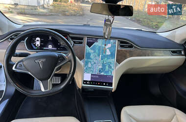 Лифтбек Tesla Model S 2016 в Самборе