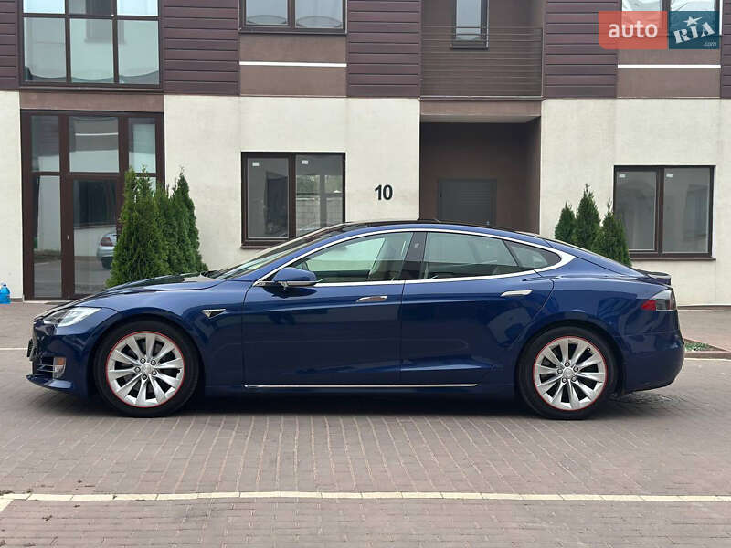 Лифтбек Tesla Model S 2017 в Одессе