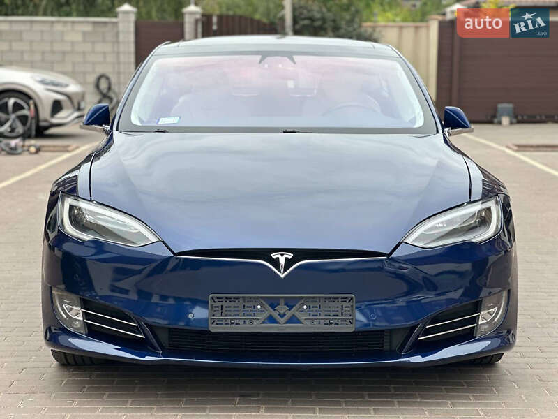 Лифтбек Tesla Model S 2017 в Одессе