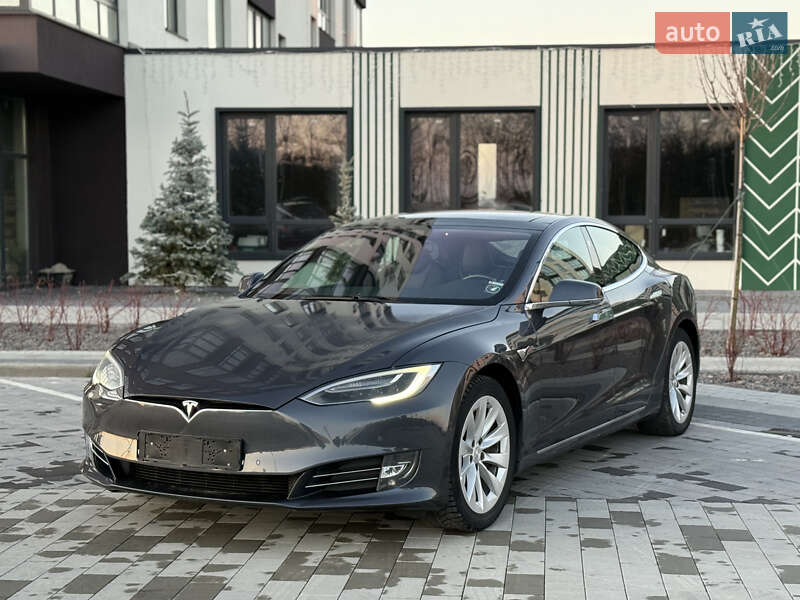 Tesla Model S 2018