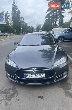 Лифтбек Tesla Model S 2015 в Киеве