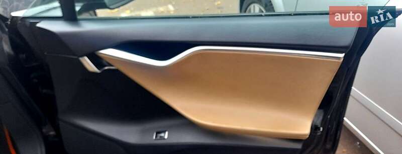 Лифтбек Tesla Model S 2013 в Харькове фото 7 Лифтбек Tesla Model S 2013 в Харькове