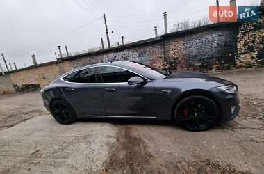 Лифтбек Tesla Model S 2018 в Вышгороде