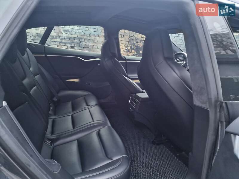 Лифтбек Tesla Model S 2018 в Вышгороде фото 16 Лифтбек Tesla Model S 2018 в Вышгороде