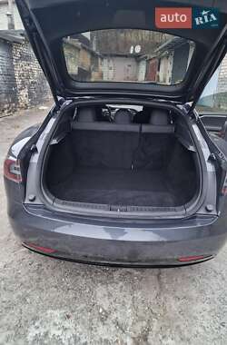 Лифтбек Tesla Model S 2018 в Вышгороде