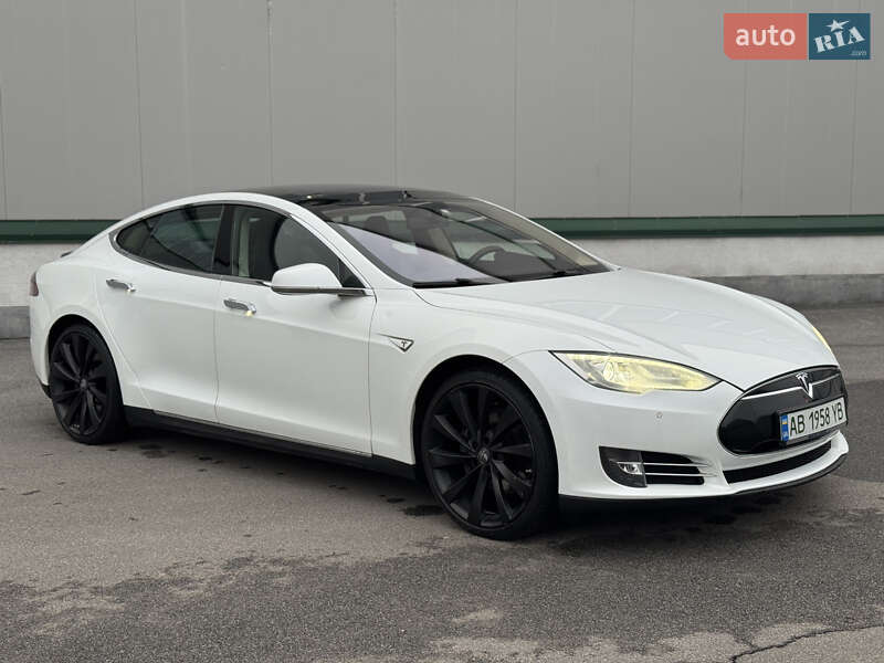 Лифтбек Tesla Model S 2014 в Виннице