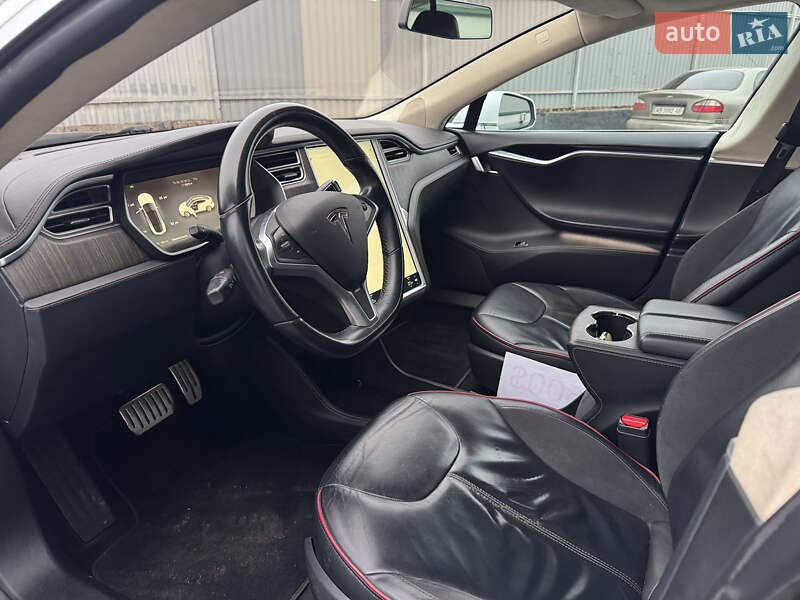 Лифтбек Tesla Model S 2014 в Виннице