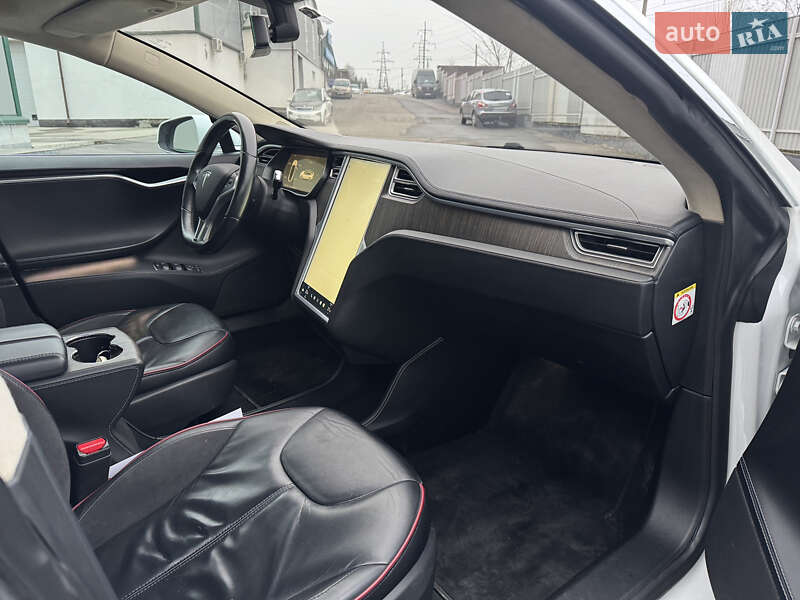 Лифтбек Tesla Model S 2014 в Виннице