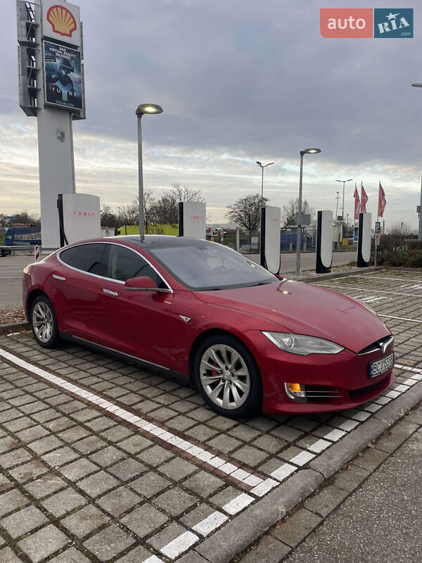 Лифтбек Tesla Model S 2014 в Львове