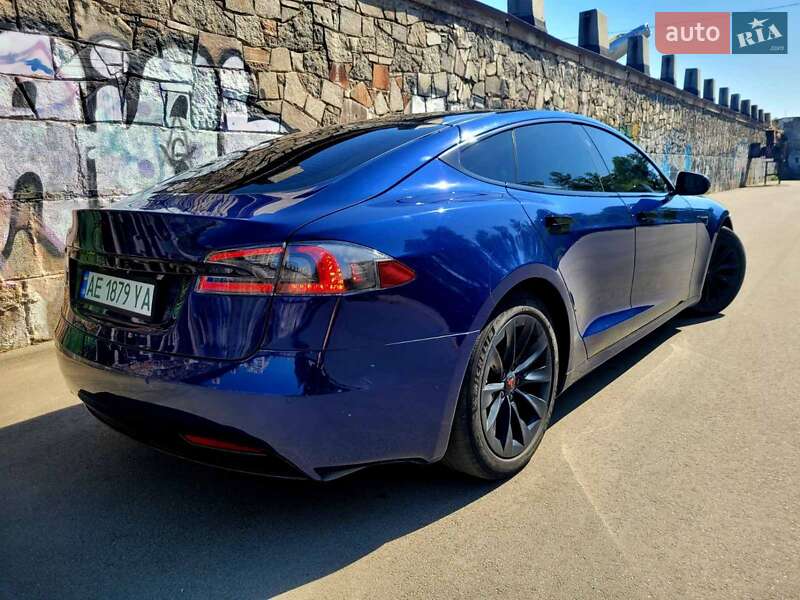 Ліфтбек Tesla Model S 2018 в Дніпрі