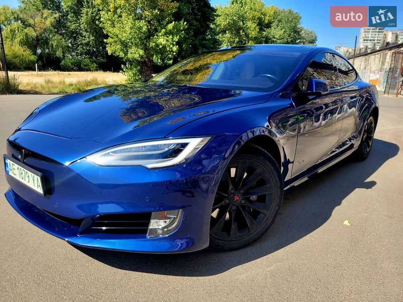 Ліфтбек Tesla Model S 2018 в Дніпрі