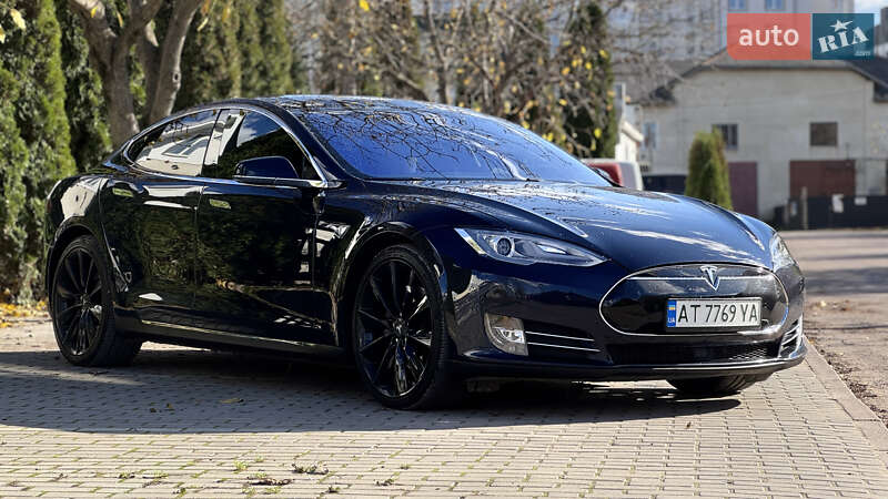 Лифтбек Tesla Model S 2014 в Ивано-Франковске