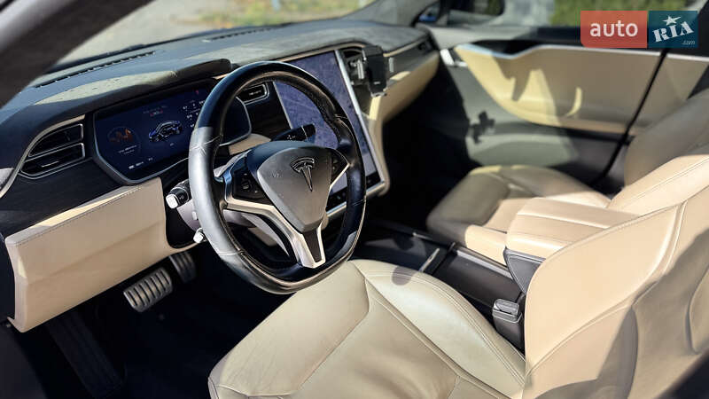 Лифтбек Tesla Model S 2014 в Ивано-Франковске