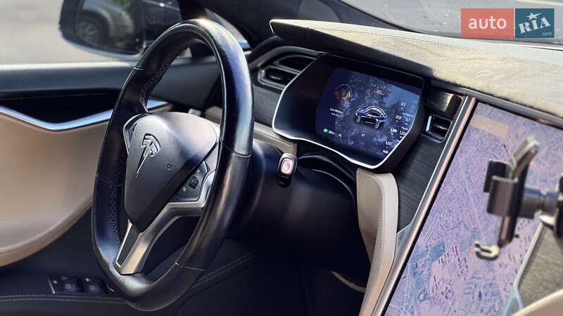 Лифтбек Tesla Model S 2014 в Ивано-Франковске