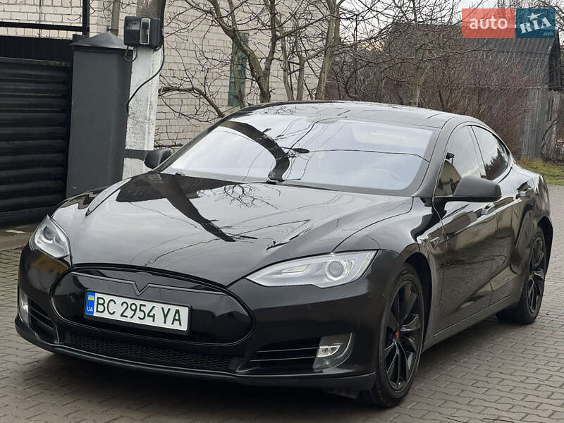 Лифтбек Tesla Model S 2014 в Львове