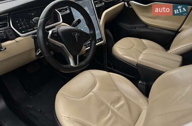 Лифтбек Tesla Model S 2014 в Львове
