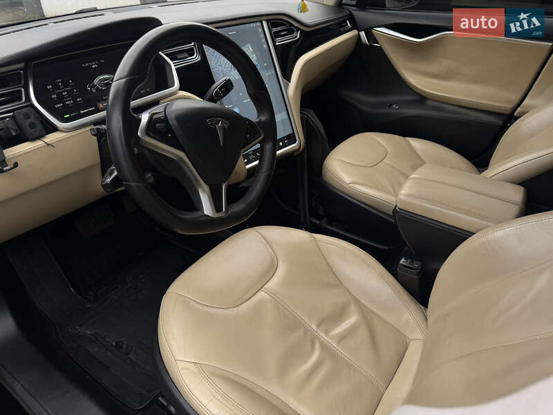 Лифтбек Tesla Model S 2014 в Львове