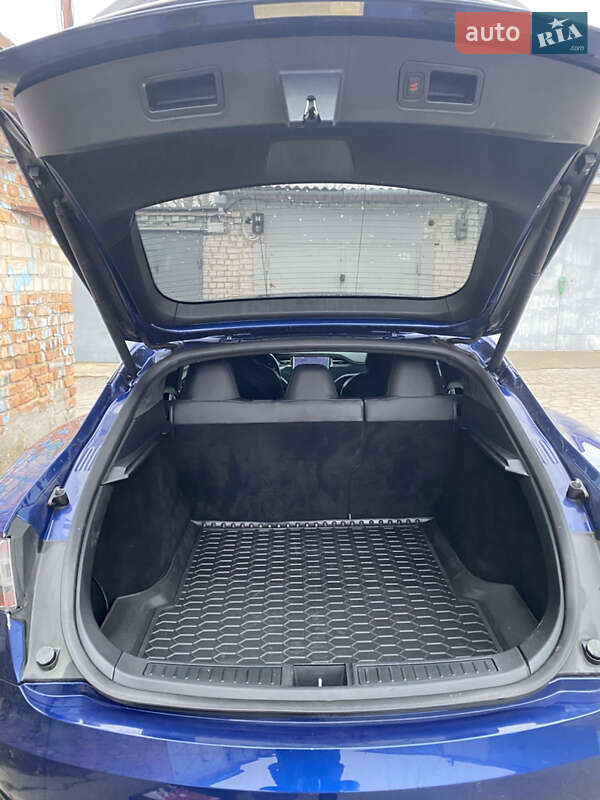 Лифтбек Tesla Model S 2016 в Житомире фото 10 Лифтбек Tesla Model S 2016 в Житомире