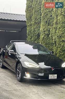 Лифтбек Tesla Model S 2019 в Березному